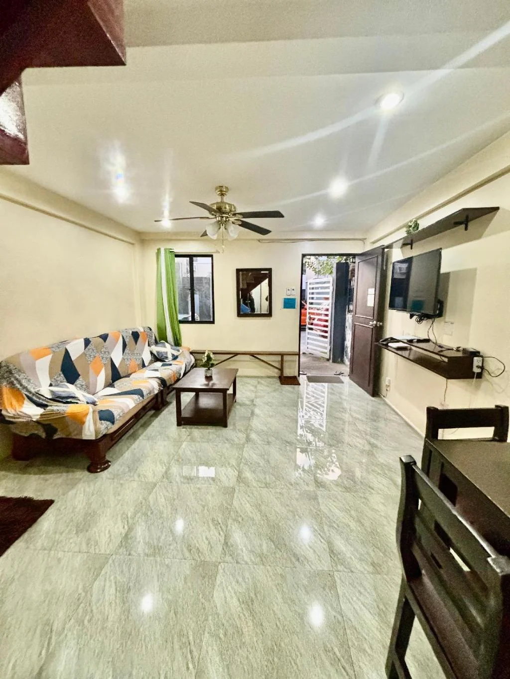 3 bedroom Filipino home for big groups and Family
