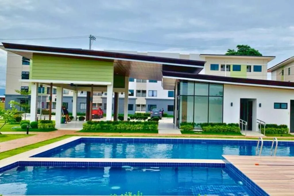 Angel's Pod Plumera Condo Near Airport & Malls