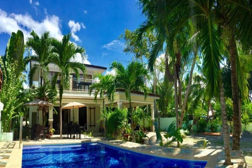 Avila's Hostel Moalboal near Beach 