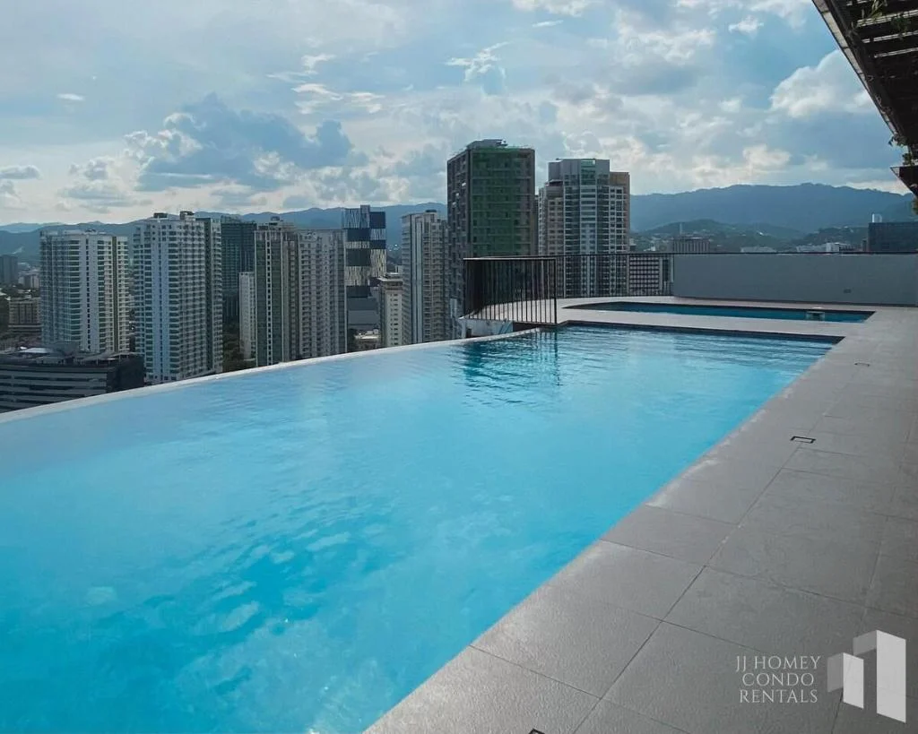 Calyx Condo w/ Infinity Pool + Netflix 20N