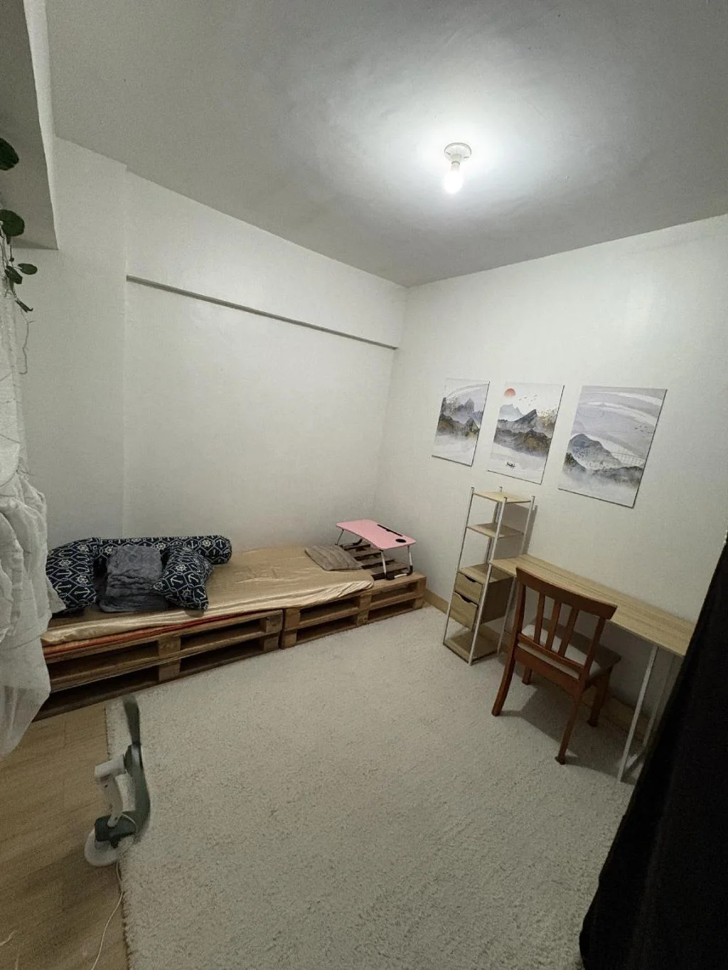 CJ's Travellers Room