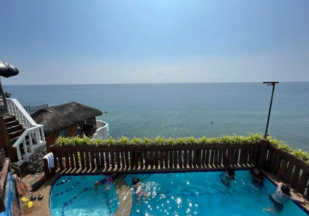 Cliff Cabanas by Hiverooms