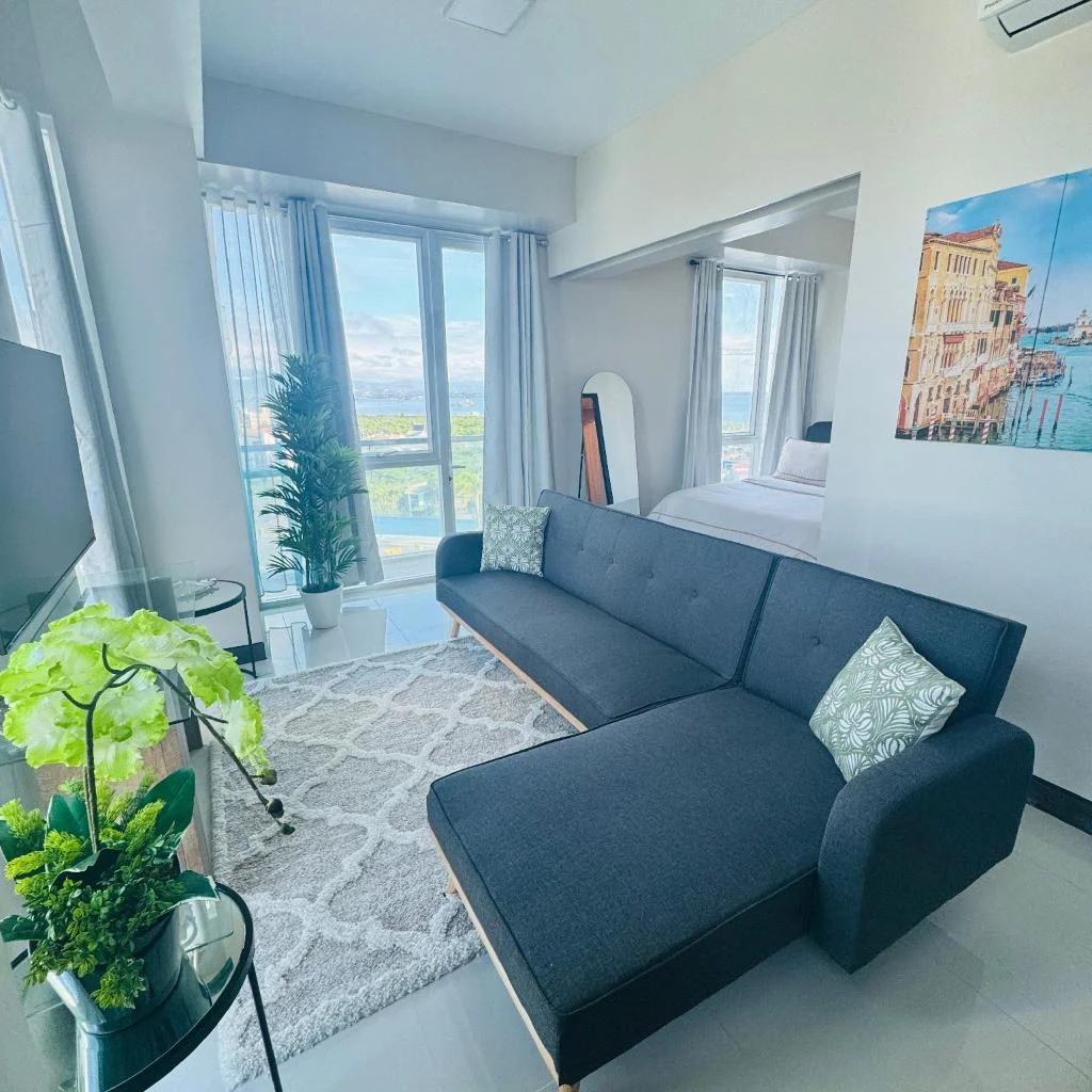 Condo/ Free Airport Pick up/ Beach & Pool Access 