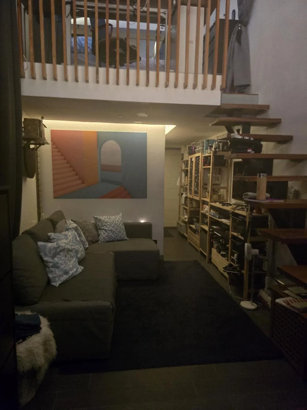 Couch surfing for solo travelers