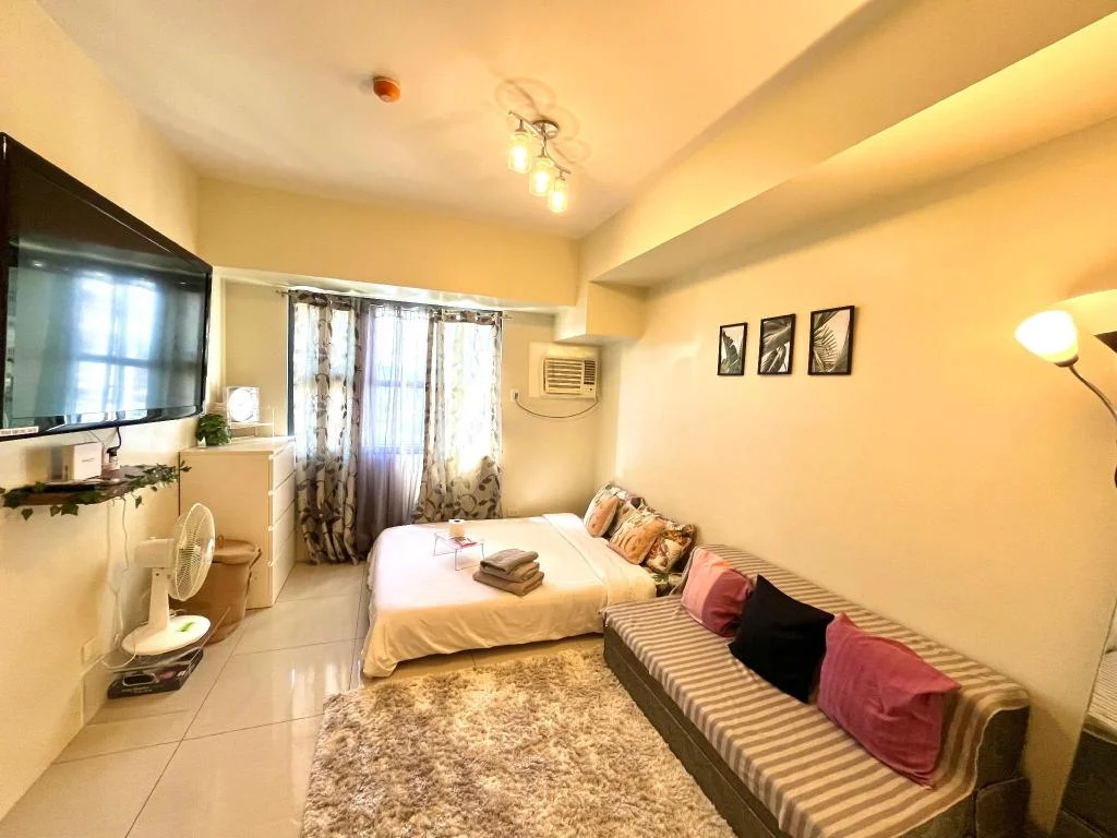 Cozy studio condo in Horizon101