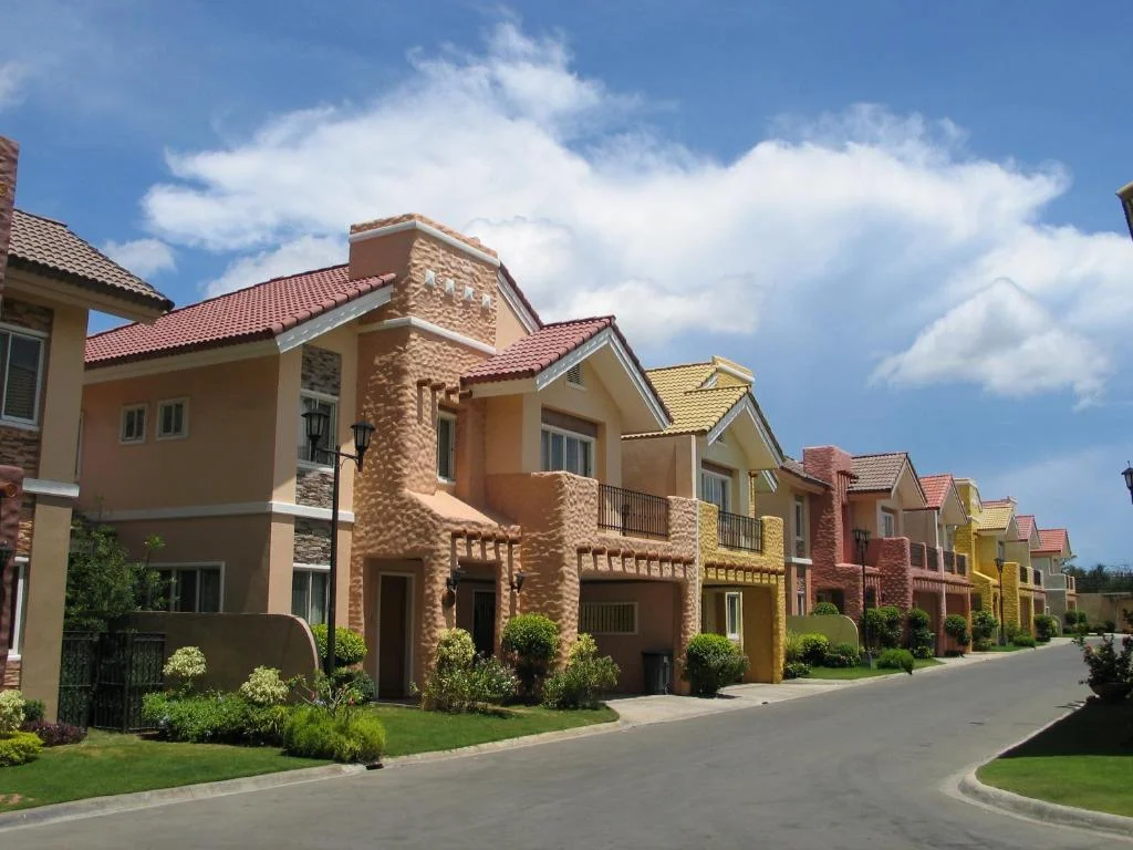Crown Regency Suites And Residences - Mactan