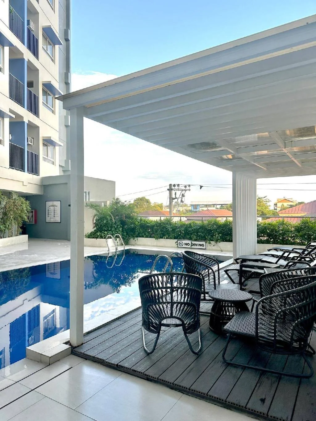 Elegant Studio w/ balcony  near Ateneo De Cebu 