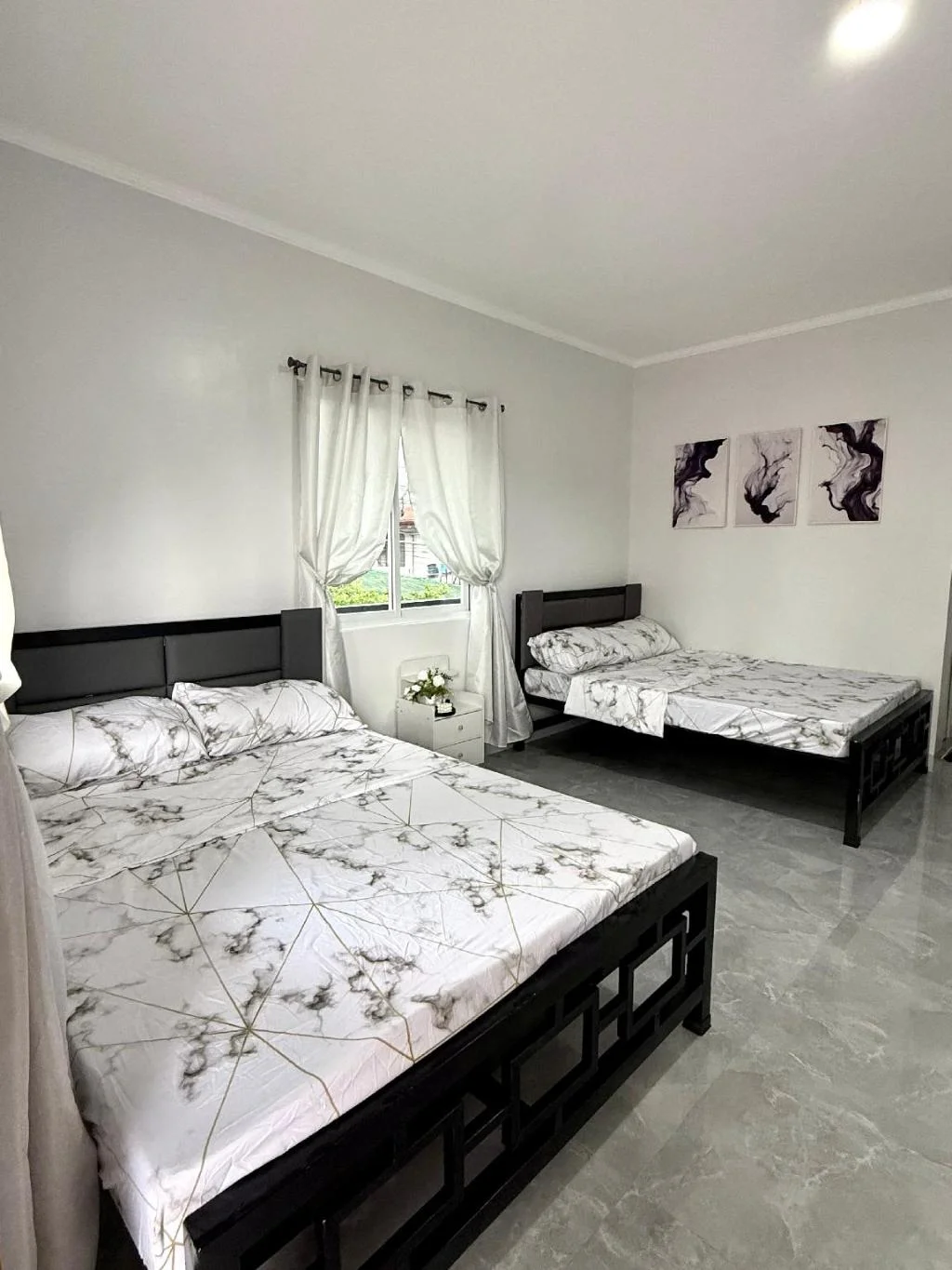 Family/Barkada Room in Moalboal