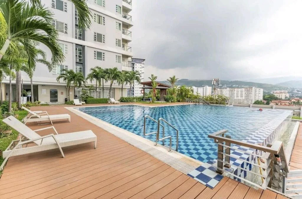Group-Friendly Cebu Condo with Mall Access