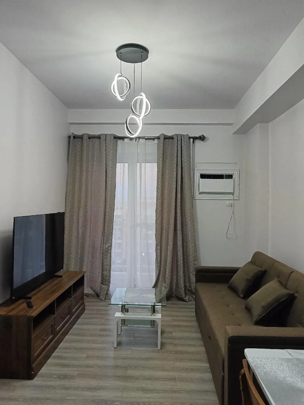 Hannah and Noah homey 1br in Armani Grand residenc