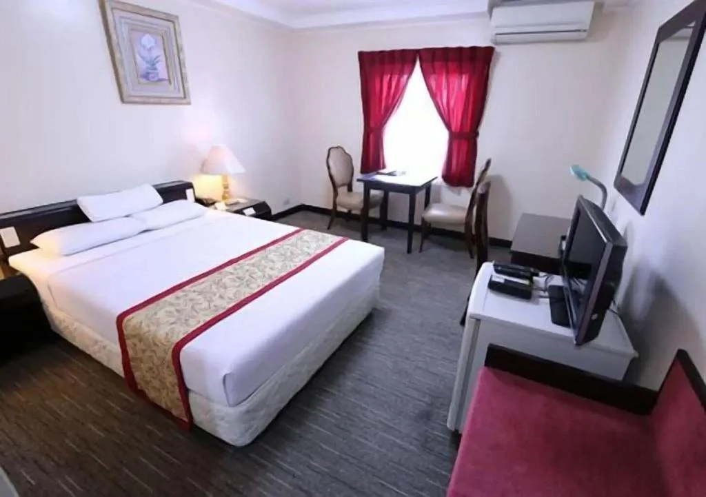 Hotel Asia by RedDoorz