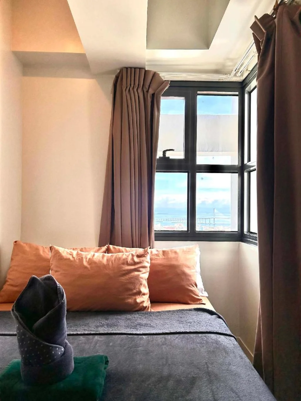 Jazz staycation at horizon 101 condominium 