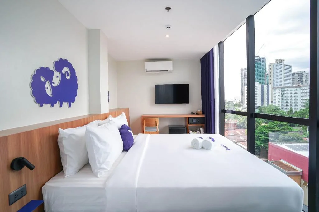 Kokotel Cebu Adira