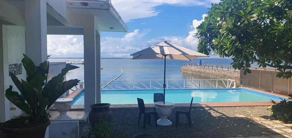 Lola's Guest House