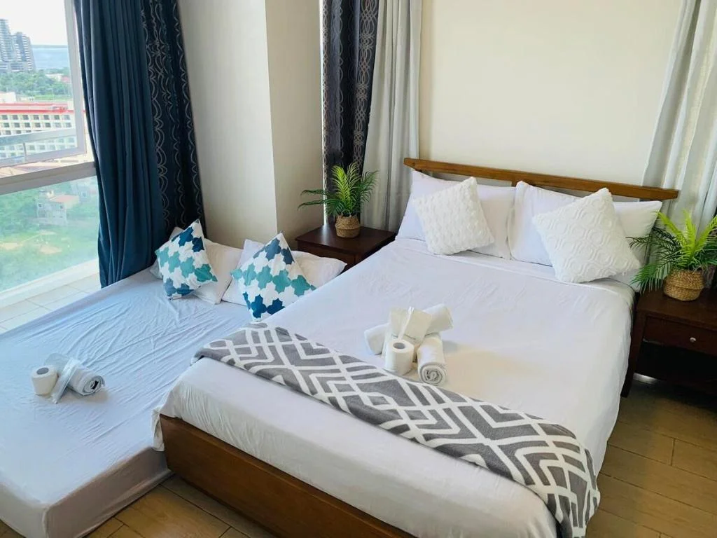 Mactan Newtown 2 BEDS with POOL access