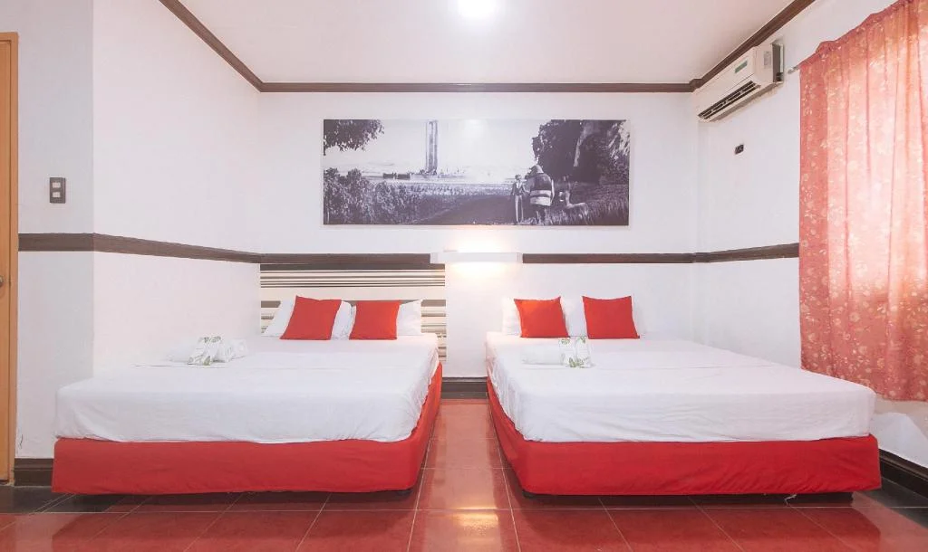 Max Travellers Inn by RedDoorz