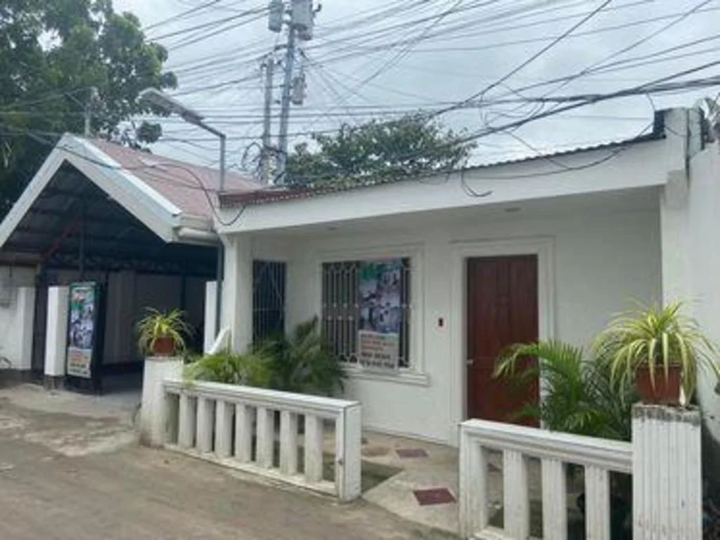 Moalboal Beach Front Hotel 