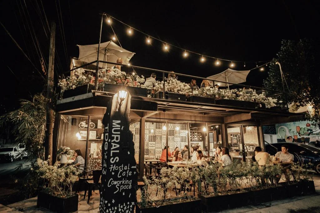 Murals Hostel & Cafe