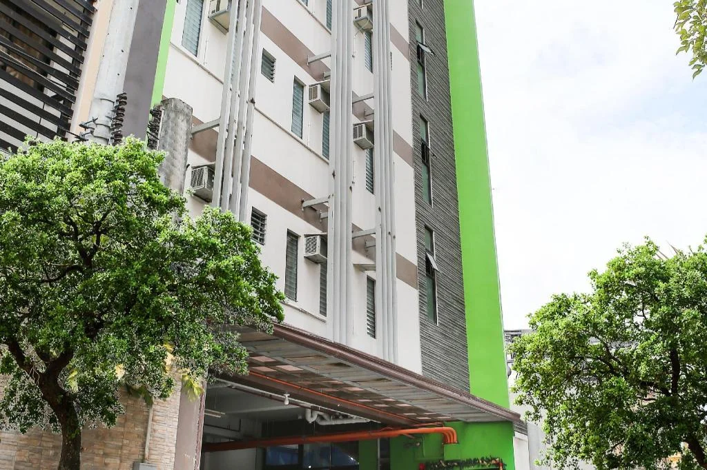 OYO 442 Ipark Hotel