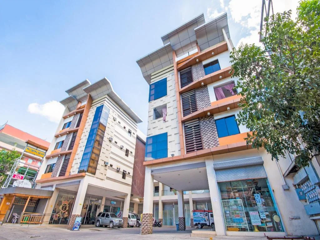 OYO 443 Maria Cristina Arcade Suites