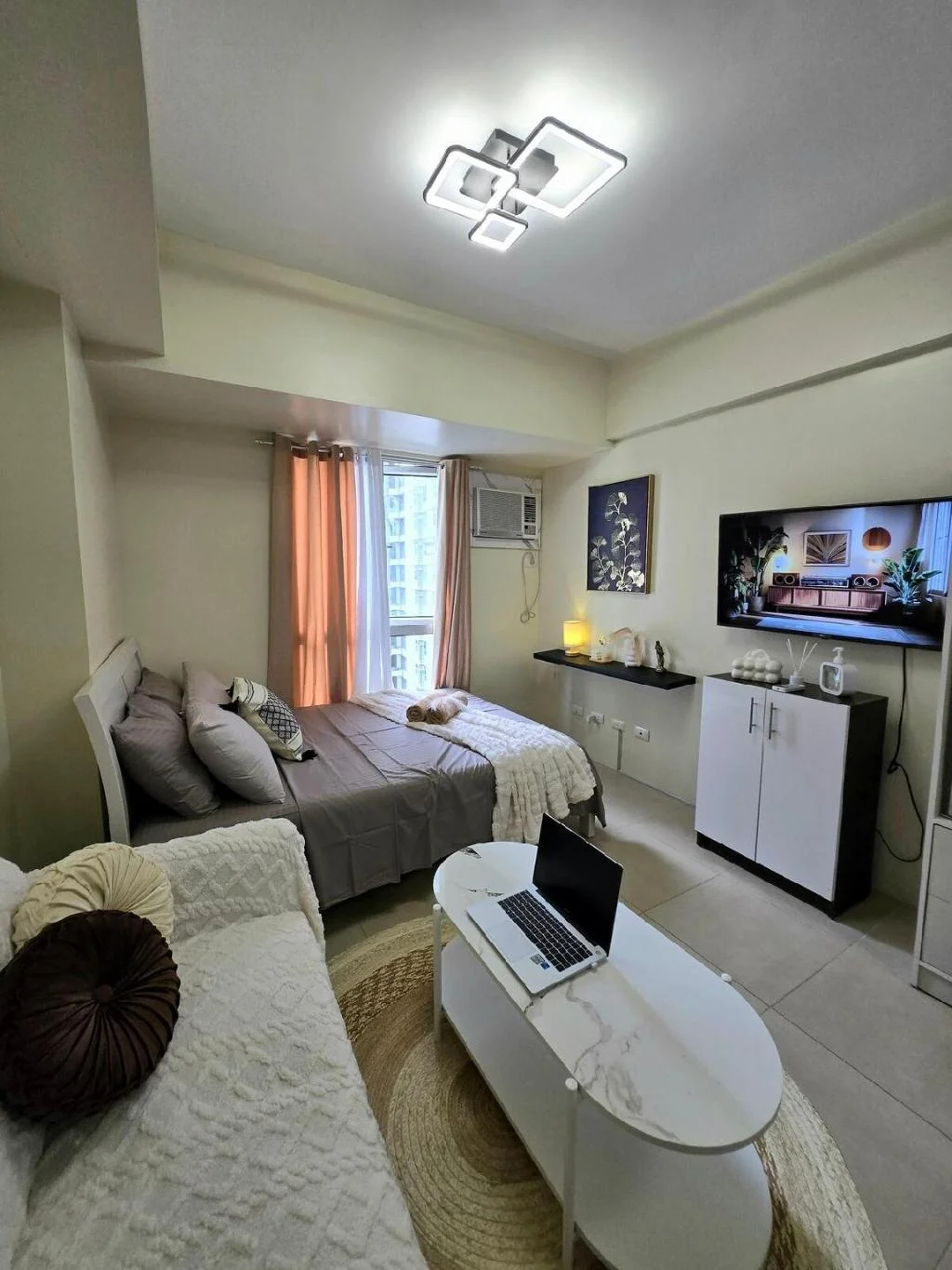 Pool view Studio w/ WiFi & Netflix | Avida Riala