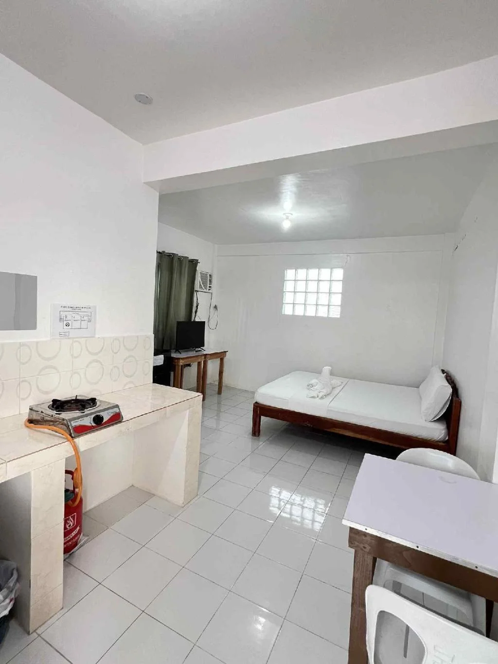 RB BARUIZ INN