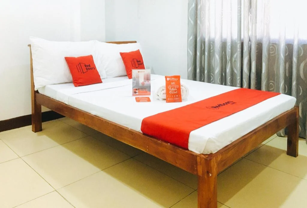 RedDoorz @ El Cuarto SRP Talisay