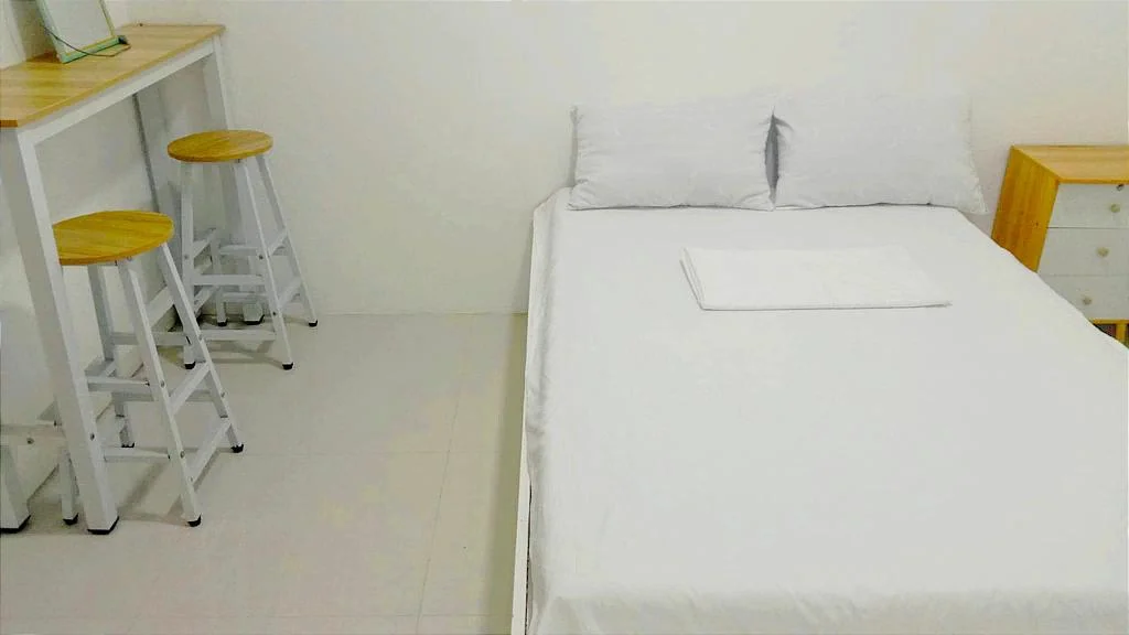 RR Win Lodging House Santa Fe - 208 Aircon Room