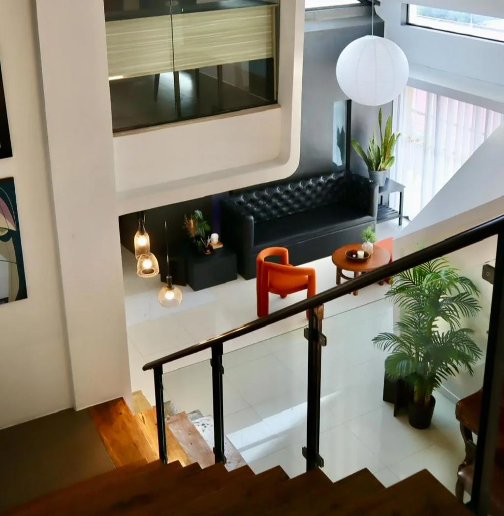 Soho-Style Loft [4BR, Central, Wifi w/ Gameroom]