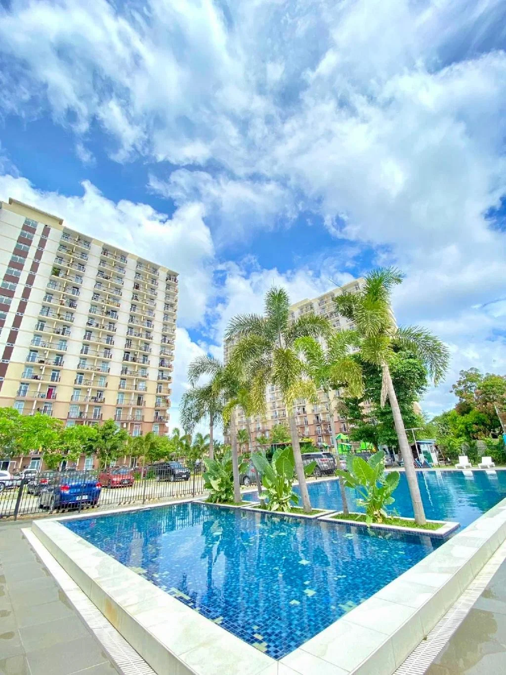 Spacious Condo Unit with Balcony