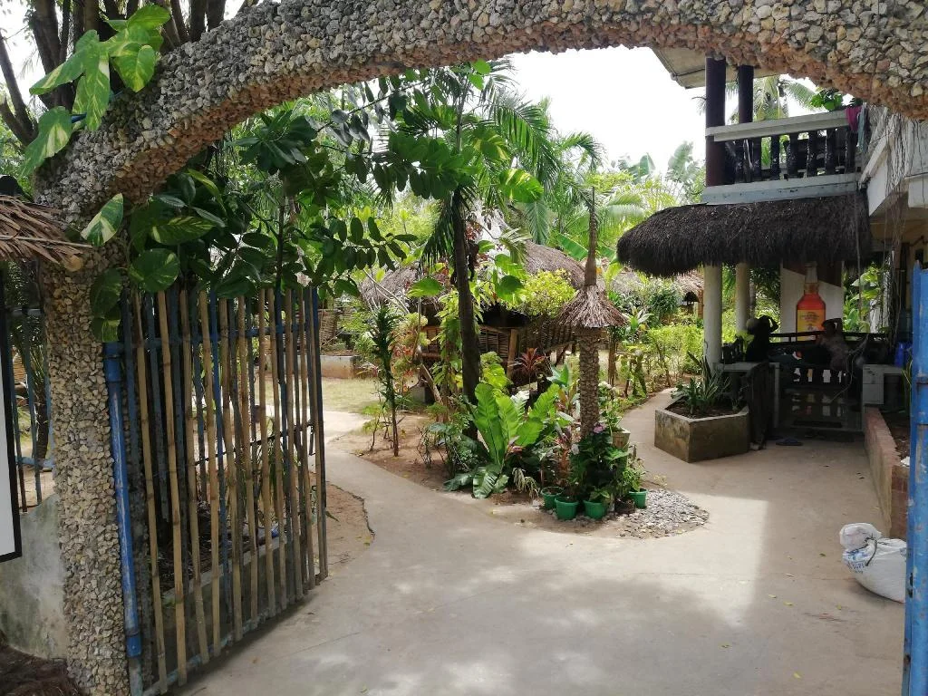 Stevrena Accommodations ( family cottage )