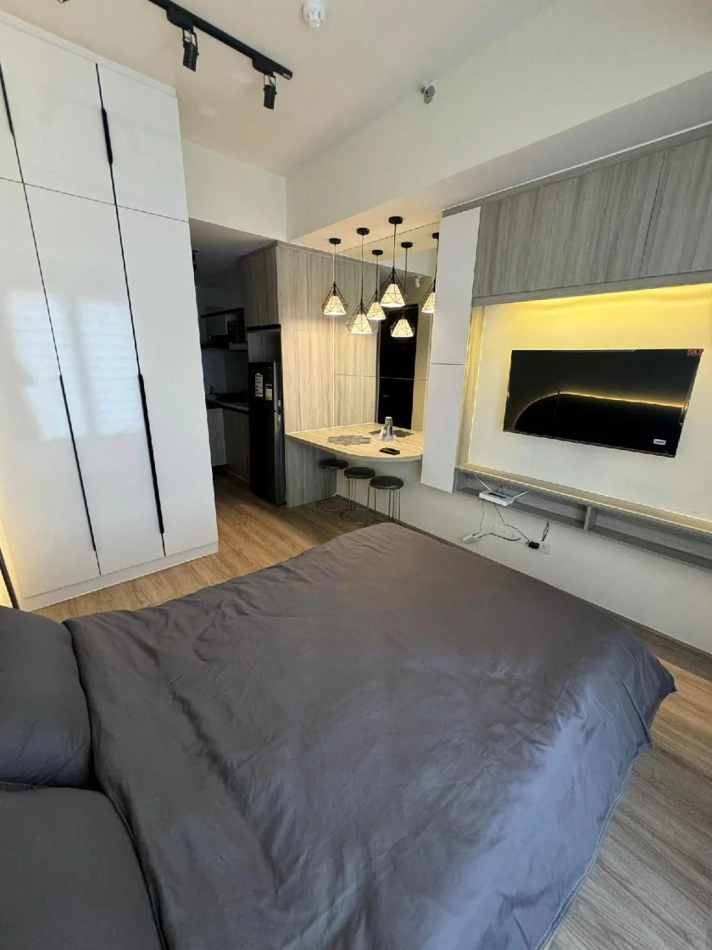Studio Unit 5 Mins to IT Park w/ Pool|Wifi|Netflix