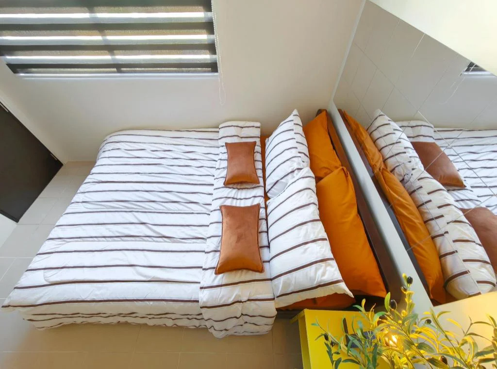 The Comfy Minimalist Studio
