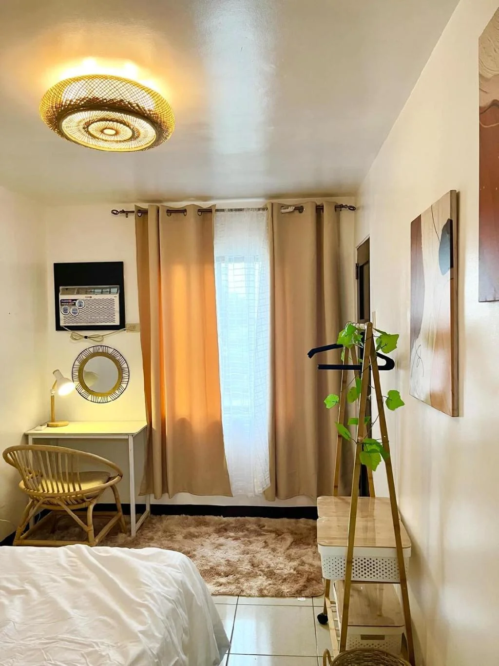 Urban Deca  2BR APT  near SM, IT Park, Ayala - N/P