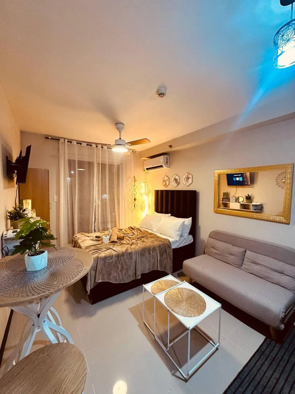 Victoria Suites