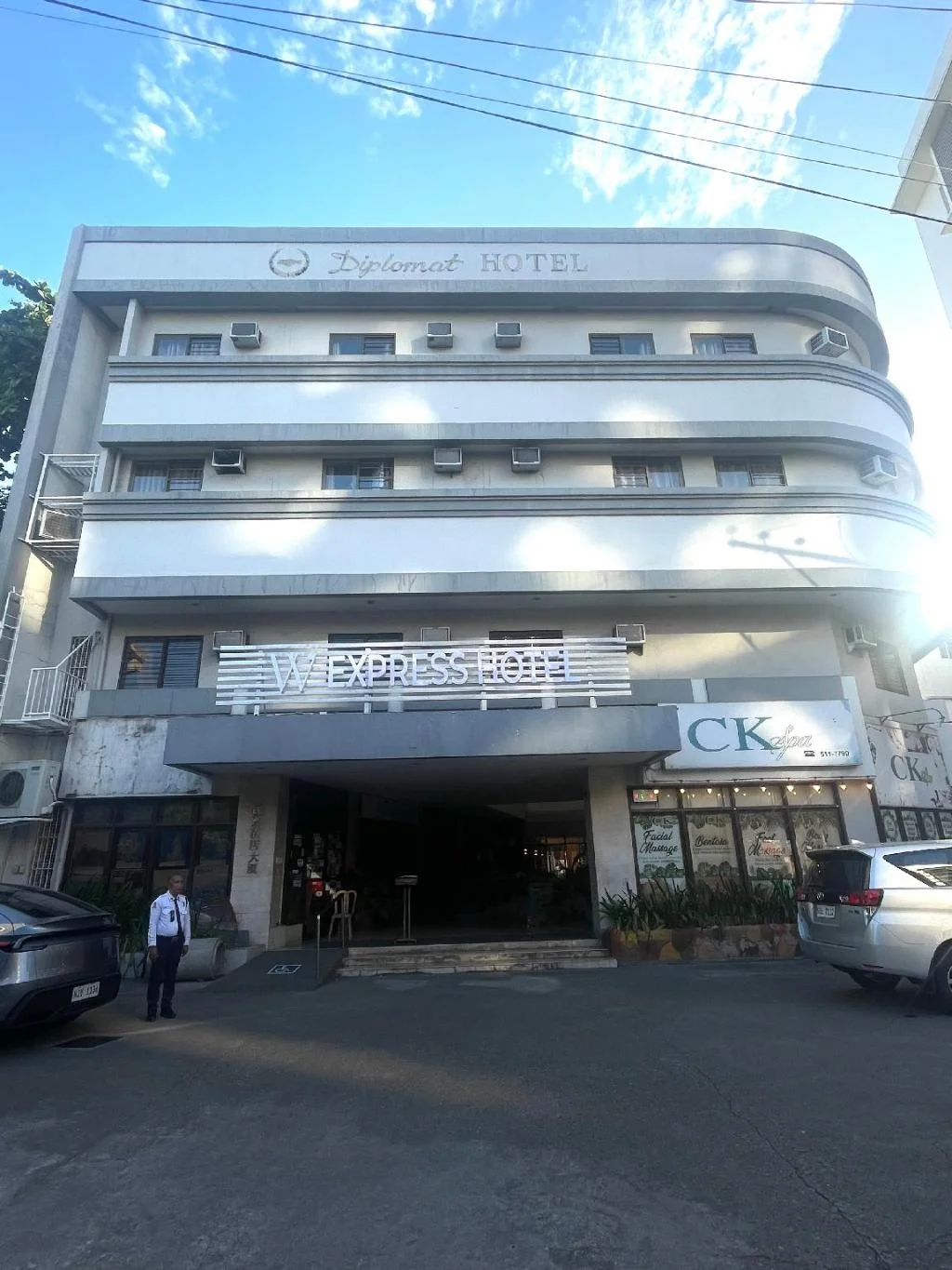 W Express Hotel