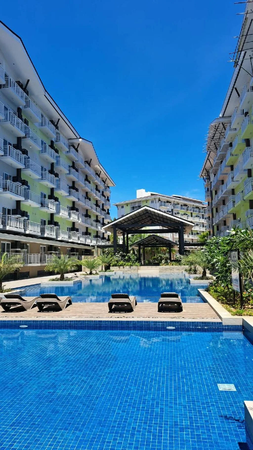 Zhamira's Condo near Airport & Malls, Clean& Comfy